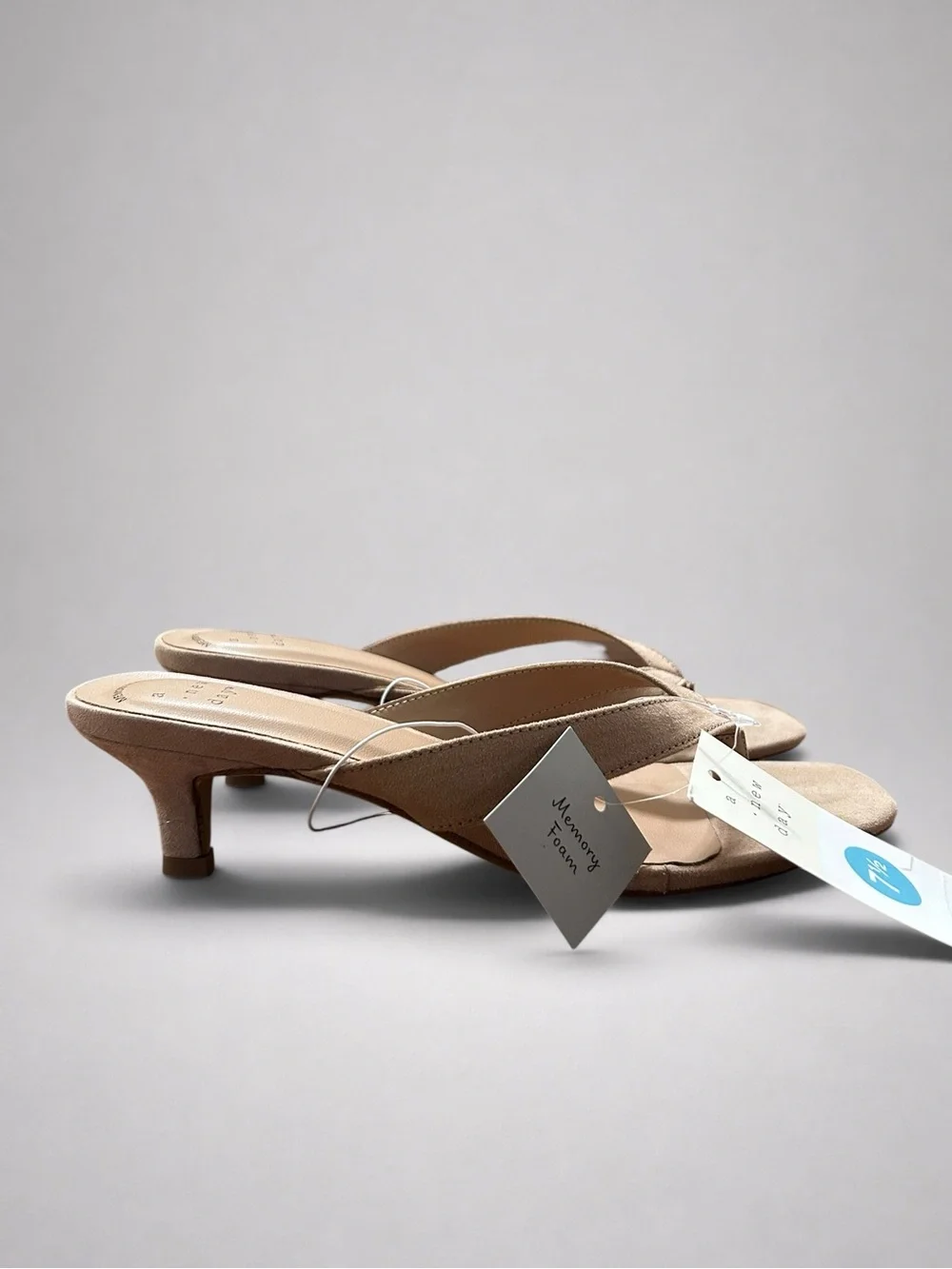 A New Day Nude Faux Suede Thong Kitten Heel Sandals Size 7.5